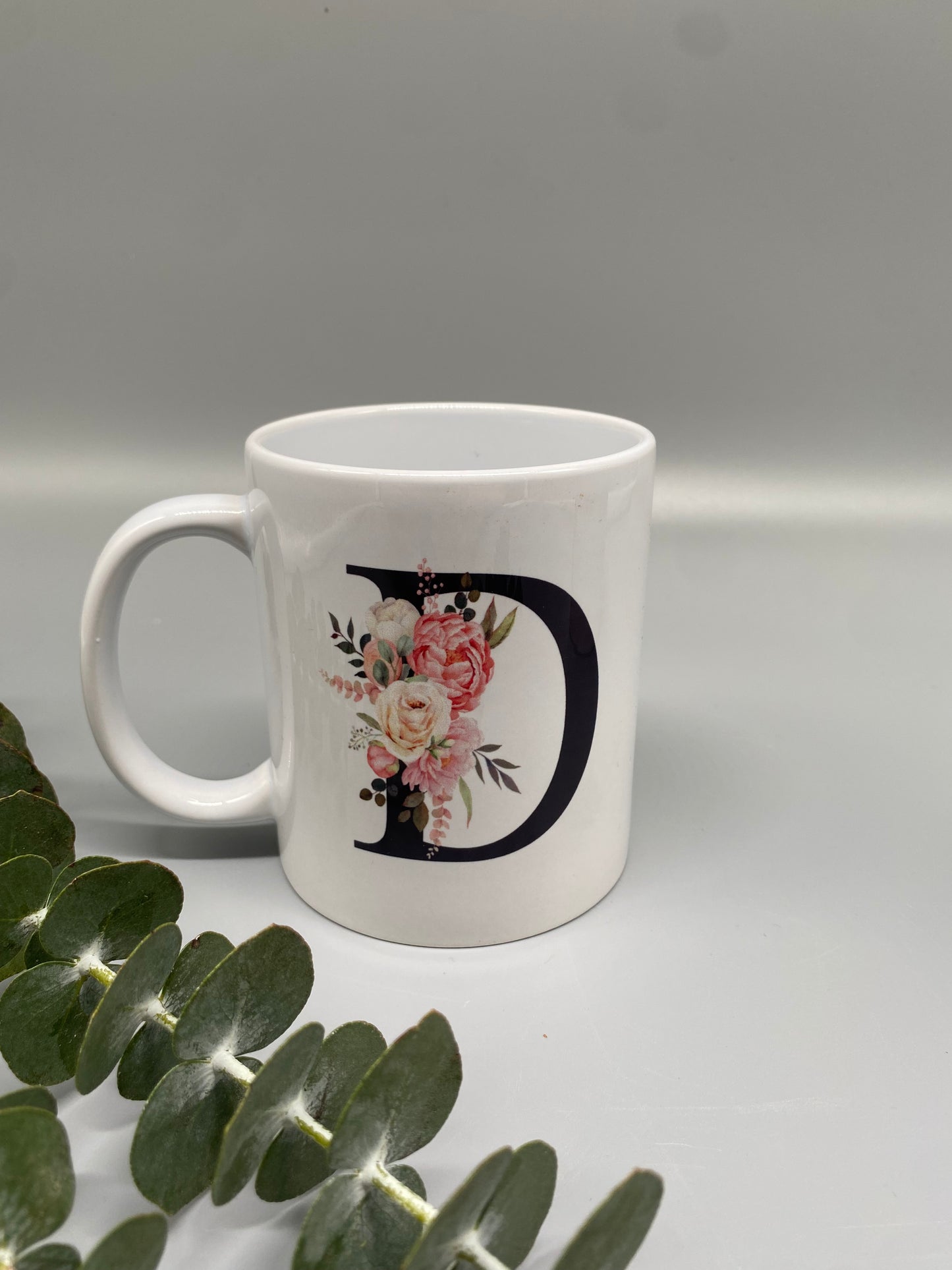 Tasse mit Blumenbuchstabe * Personalisierte Tasse * Kaffetasse mit Buchstabe *