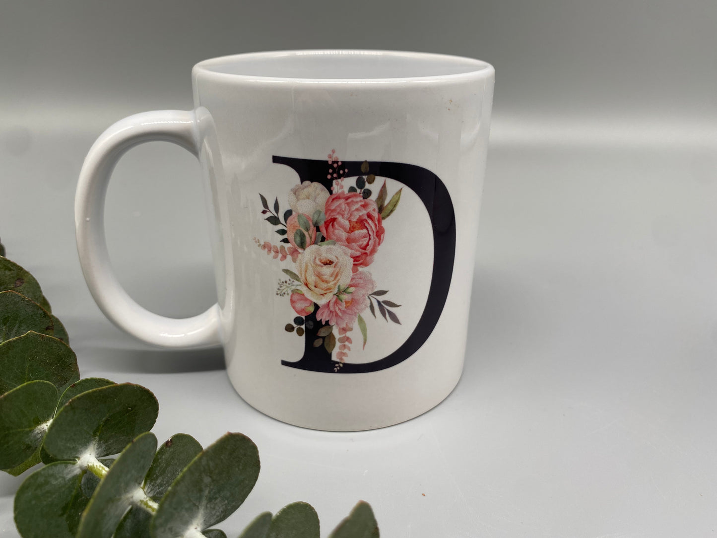 Tasse mit Blumenbuchstabe * Personalisierte Tasse * Kaffetasse mit Buchstabe *