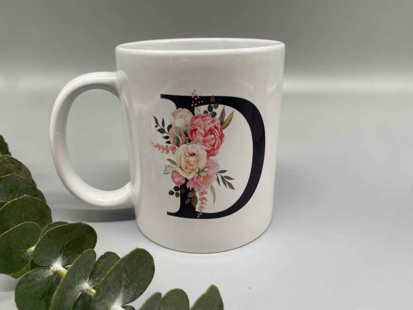 Tasse mit Blumenbuchstabe * Personalisierte Tasse * Kaffetasse mit Buchstabe *